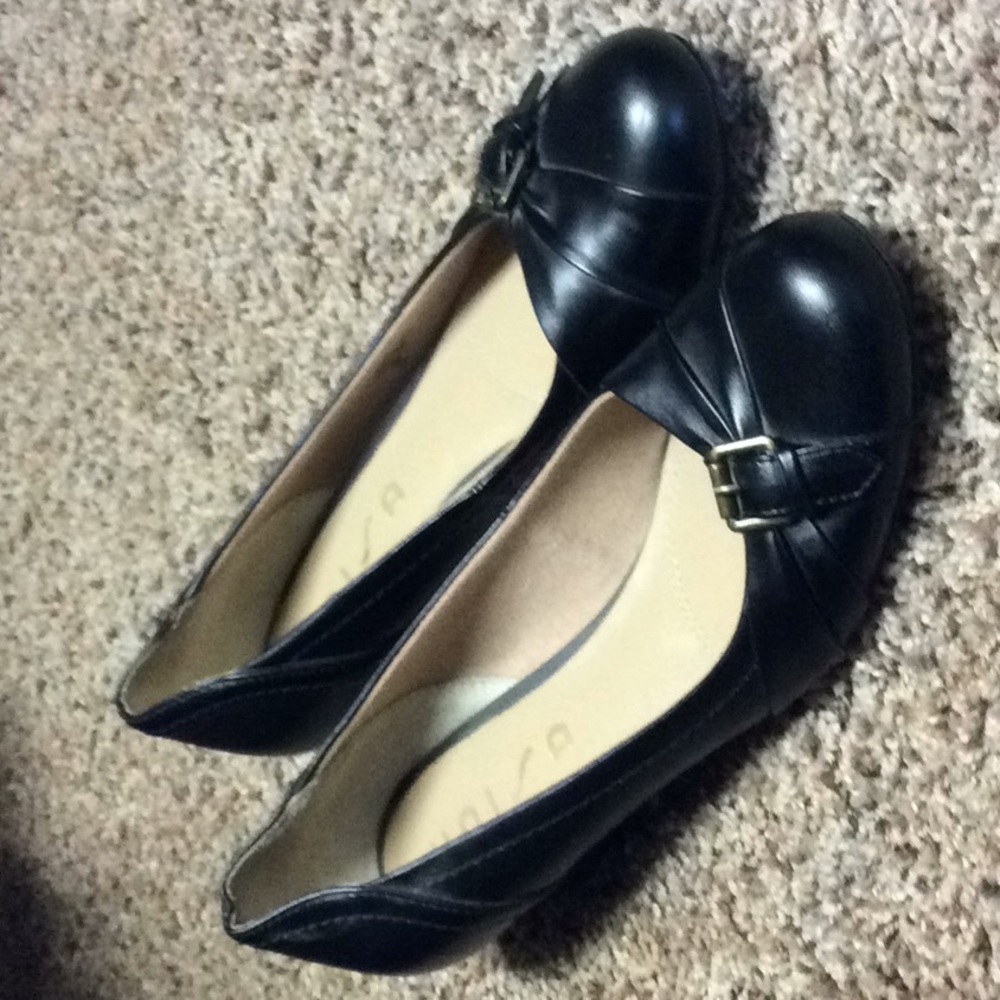 Unisa dress shoes